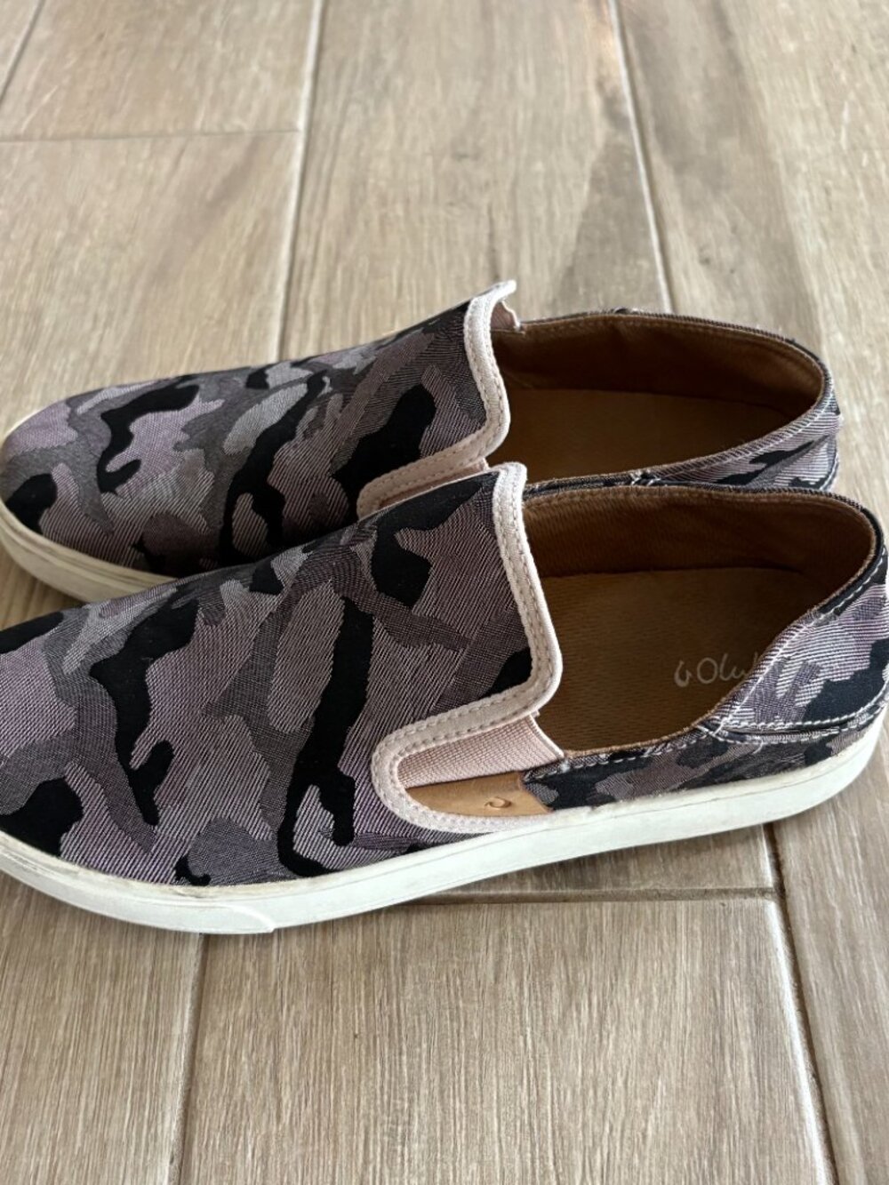 Olukai Pehuea Pa'i Shoes Women's 8.5 Soft Pink Camo Slip On Beach Summer Sneaker - Picture 6 of 10